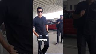 Sonu sood Spotted airport #shorts #sonusood #sonusoodfoundation #viral #bollywood