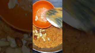 Gajar ko haluwa(गाजरको हलूवा)/ carrot haluwa recipe #shorts #ytshortsvideo