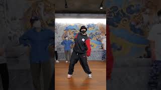 LEE JUNG DANCE SENILE YOUNG MONEY STREET WOMAN FIGHTER YGX