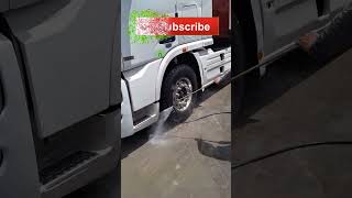 Pressure Washing A Muddy Wheels truck 🚚 🚿#truck #carwash #shorts