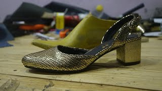 Arrange fitting sling-back heel. ( online shoemaking)