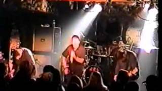 02  Papa Roach   Broken Home Live at CBGB, New York City04