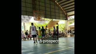 Kai Sotto nag laro sa kanyang kabarangay  Tower dunk!