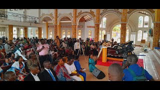 Nga bwebibadde nga kusabira Omwoyo kwa Tamale mu Church