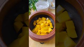 Mambazha Pulisseri | മധുരമൂറും മാമ്പഴ പുളിശ്ശേരി | Mango Pulisseri | OnamSadhya  #shorts #shortsfeed