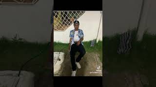 Uno era feo #video #risas #hellinamenazzy #vegetto