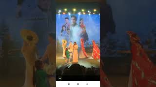 Phạm Thiêng Ngân và Duy Zuno . ở  live show Chờ Đông tại Hà Nội