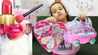 Barbie Makyaj Seti ile BalKabağı Makyaj Seti Açtık مكياج باربي ألعاب بنات مع طلاء أظافر