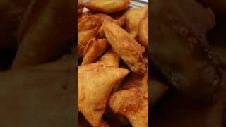 🇧🇭 Bahrain Top Eats | Aloo Basheer #shorts #bahrain #recipes #samosa #food #travel #foodreview