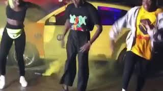 Kofi Mole - Whine Your Waist