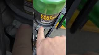 John Deere Easy Change™ 30-Second Oil Change System