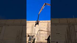 This worker move so dangerous on site! Not safety #construction #concrete #constructionlife