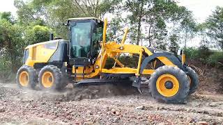 Motor Grader // Liugong // CLG 4140D, clearing and scrapping road before aspalting..