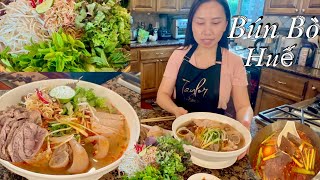 Bún Bò Huế - Bí Quyết Nấu Bún Bò Huế Tốc Hành Chuẫn Vị Ngon Sạch Sẻ Màu Đep  - Hue Spicy Noodle Soup