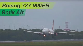 Boeing 737-900ER Batik Air Landing di Bandara Ngurah Rai Bali