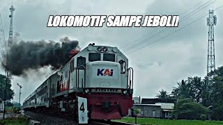 LOKOMOTIF KOBONG SAAT KERETA BERANGKAT DARI STASIUN!!