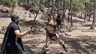 Swordfight stuntman training mpolypragmon and Xena