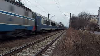 IR 1543 cu EA 236 cu 8 vagoane sosire in Bacau (05.03.2022)