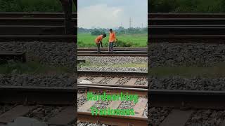 Hardworking Trackmans // Salute to them.