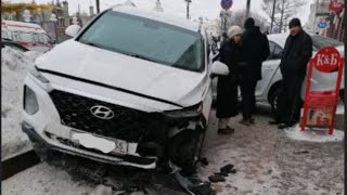 Когда авария столкновением не закончилась: в Омске столкнулись 3 авто