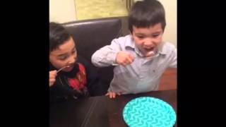 5yr old MIKKO and 4yr old GIOVANNI do the CHILE CHALLENGE