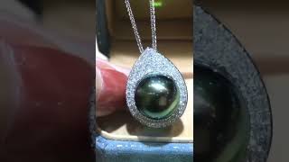 12-13mm Tahitian green pearl pendant in 18k gold & diamonds