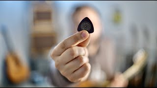 How To Get Comfortable With a Mandolin or Guitar Pick (Flatpick)