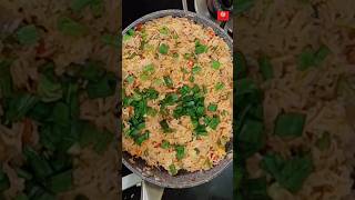 अब बनेगा मिनटों में शेजवान राइस। #deliciousfood #yummyrecipe #chinesefood #ricerecipes