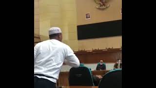 Aksi demo tunjuk kepada hakim dan kepada pemerintah harsu bebaskan IB-HRS sebelum bulan puasa