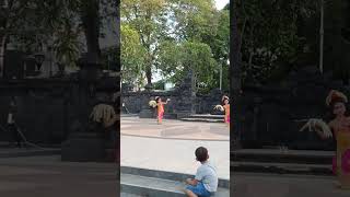 TARI Panyembrama Bali #bali #bule #spritual #budaya #adat #viralvideo #viralshort #adventure