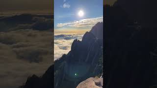 The most unreal sea of clouds on Earth can only be seen by bold people, and everyone needs to see it