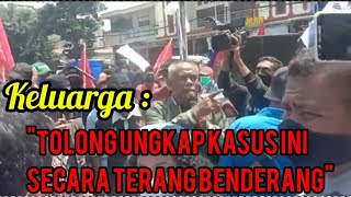 AKSI KEMANUSIAAN UNTUK ASTRIF DAN LAEL DEPAN POLDA NTT