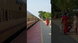 Brutal skip of #17651 CGL KCG Express at Maraimalai Nagar | Indian Railways |