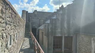 Dentro del castillo de pirineos en Lourdes Francia (2)