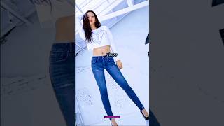 Which blackpink members looks the best in skinny jeans#rose #jisoo #lisa #jennie #blackpink #shorts