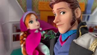 Frozen 2 🍁| Olaf cuenta la historia de Anna y Elsa | Escena con muñecas y juguetes