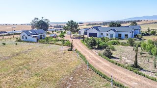 SPECTACULAR VIEWS, LOADSHEDDING PROOF EQUESTRIAN FARM