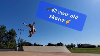 🛹42 Year old skater still doing it! Stay young 🤙#skateboarding #ollieair #oldschool #skate #skater