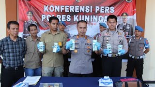 Polisi Sita 732 Lembar Uang Pecahan 100 Dolar di Kuningan