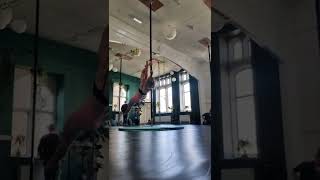 Pole dancing - pole combo - pole flow