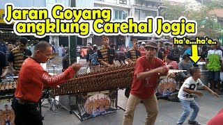 Pengamen Angklung Jaran Goyang Carehal Jogja, Malioboro Yogyakarta mmg Istimewa