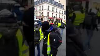 Crs jette la premiere pierre apres il faut s etonné de la reaction des gilets jaune