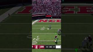 QB1 with MASTER MANIPULATION 💼 👀 #eacollegefootball25 #gaming #shorts #viralshort #shortsfeed