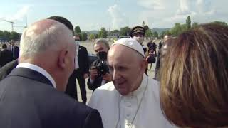 Pope Francis Receives Massive Welcome During Arrival in Slovakia