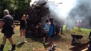 joe starts the hangi Fire 2014