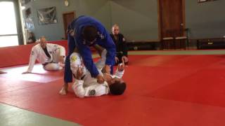 LUIS HEREDIA I Basic Self Defense from Person Stacking to Submission