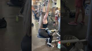 Lat Pulldown | Happy Medium Fit