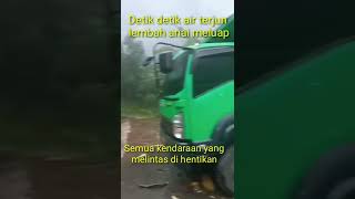 Detik detik air terjun lembah anai mengamuk | kendaraan di hentikan #shorts #lembahanai #airterjun