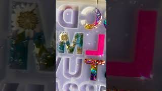 Glitte Alphabet letter resin #handmade #diy #resin #ريزن #اشغال_يدويه #اعمال_يدويه