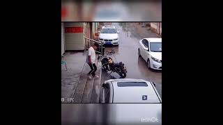 Funny video caught on cctv camera 📷🔥😂😂#funny #cctv #funnyvideo #facts